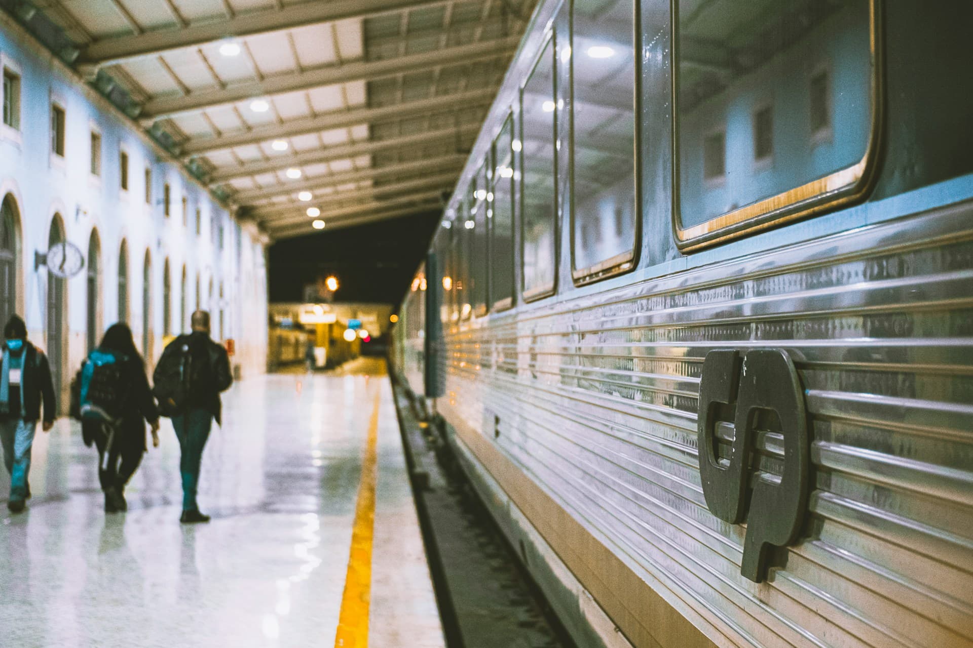 How to Get from Lisbon Airport to the City Centre