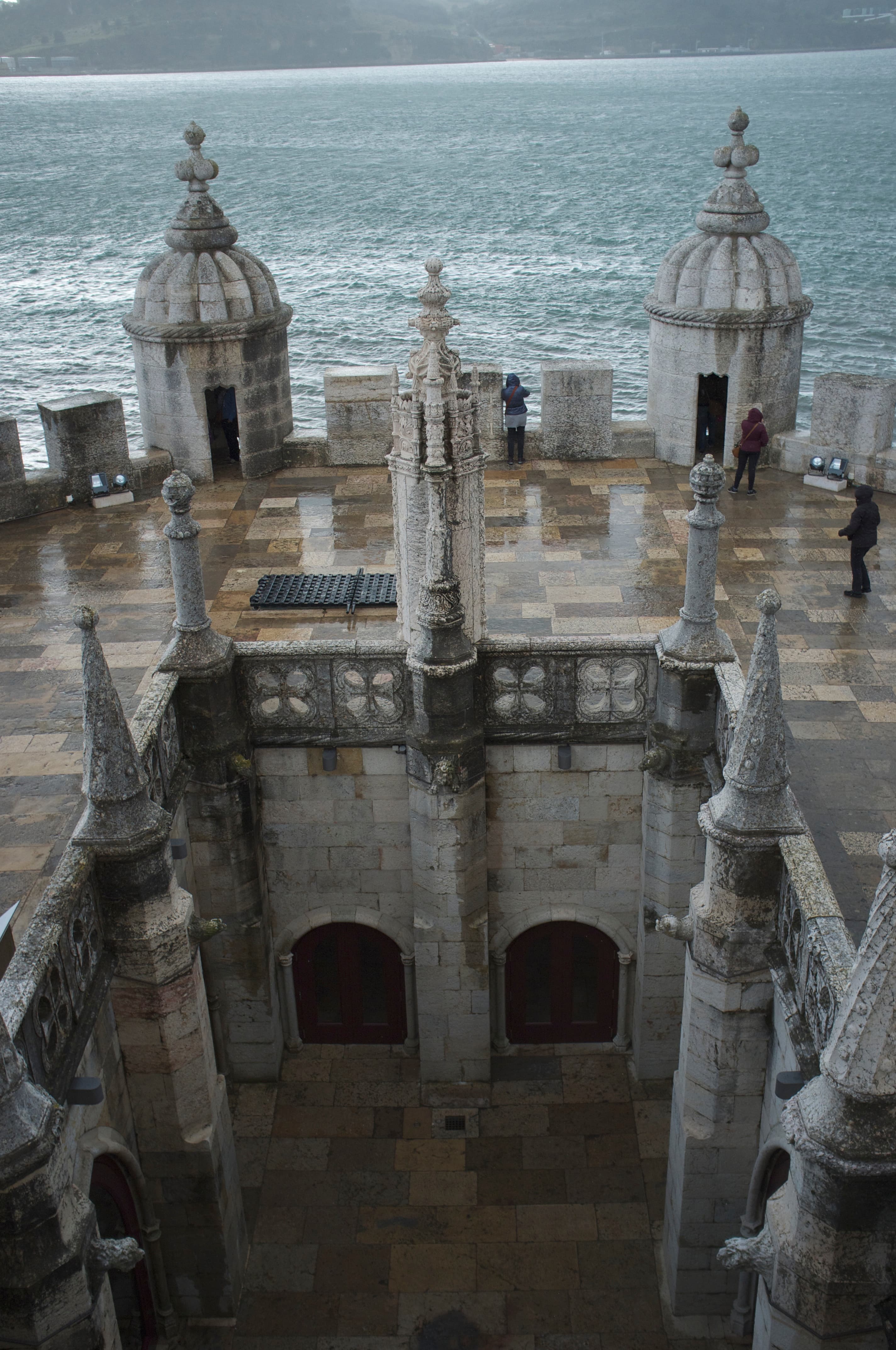 Lisbon City Guide — Neighbourhoods, Food and Getting Around